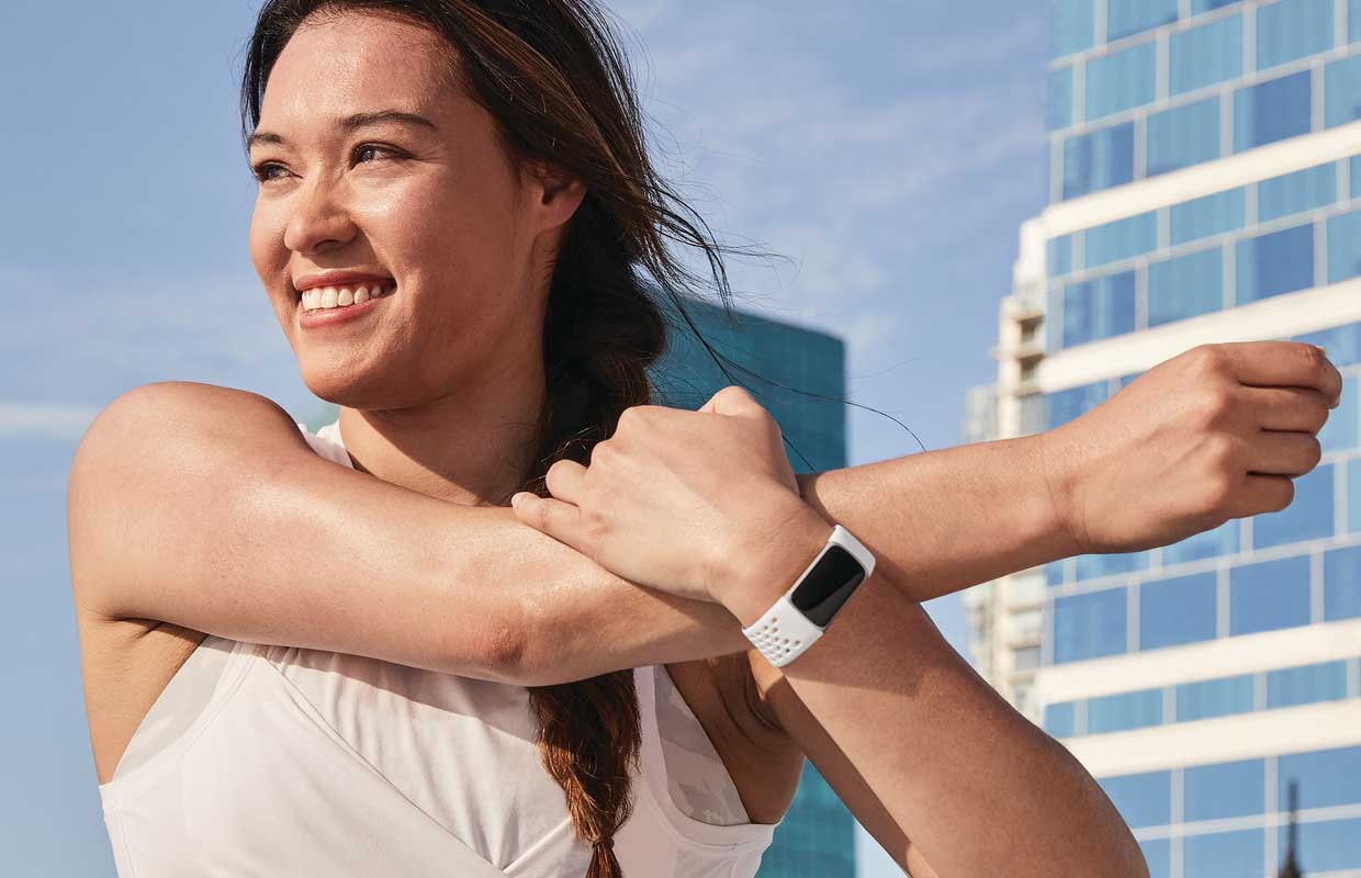 Fitbit Charge 5 officieel: kleurenscherm en meer opties achter abonnement