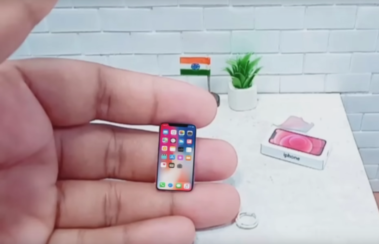 Dit is de kleinste iPhone unboxing video ooit!